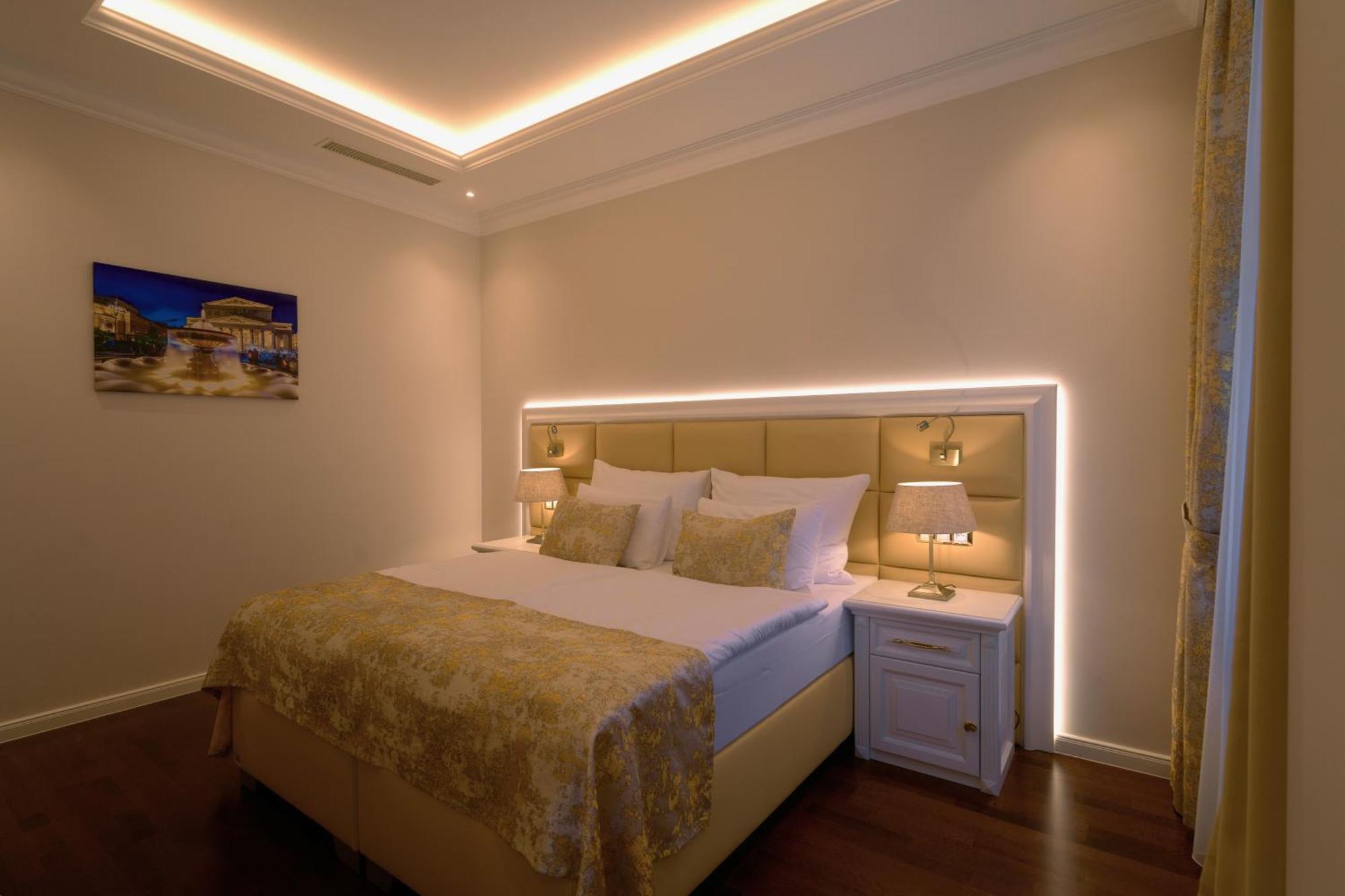 Golden Key Boutique Hotel การ์โลวีวารี ภายนอก รูปภาพ