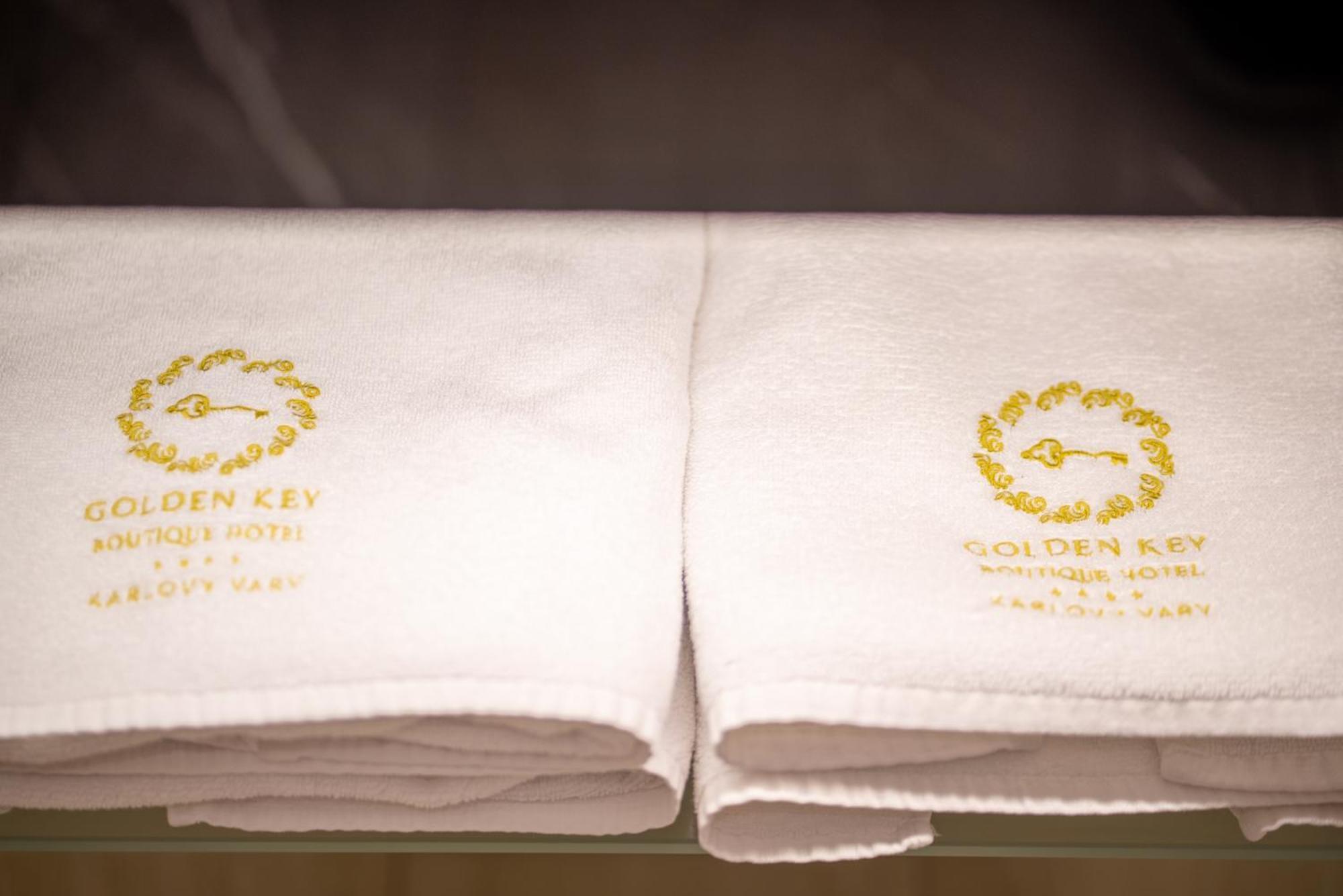 Golden Key Boutique Hotel การ์โลวีวารี ภายนอก รูปภาพ