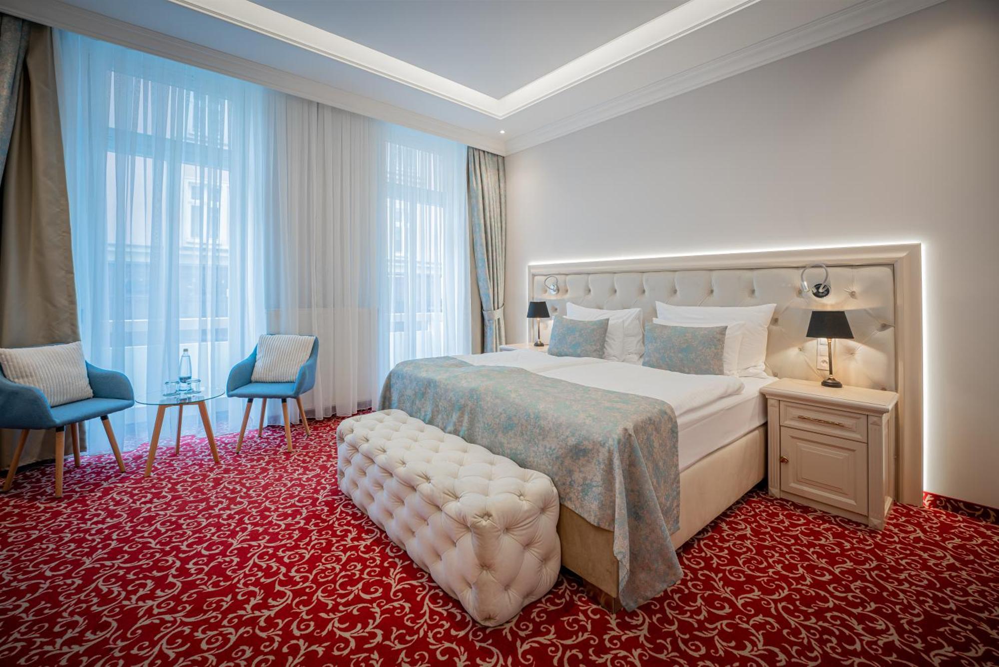Golden Key Boutique Hotel การ์โลวีวารี ภายนอก รูปภาพ