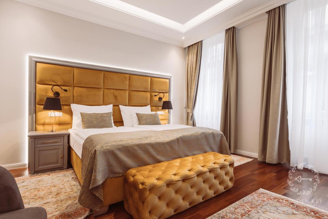 Golden Key Boutique Hotel การ์โลวีวารี ภายนอก รูปภาพ